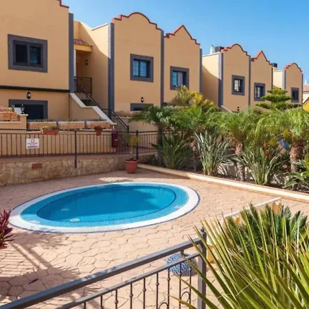 Beautiful In Charming Place El Duque Apartment *